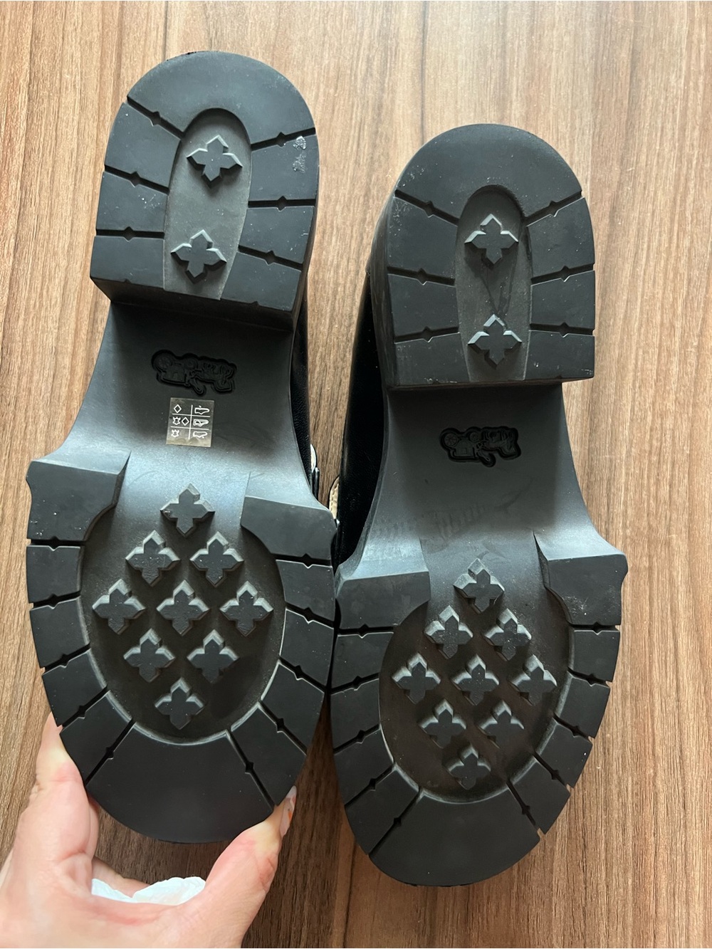Coach Leah Loafers - Picture 3 of 8